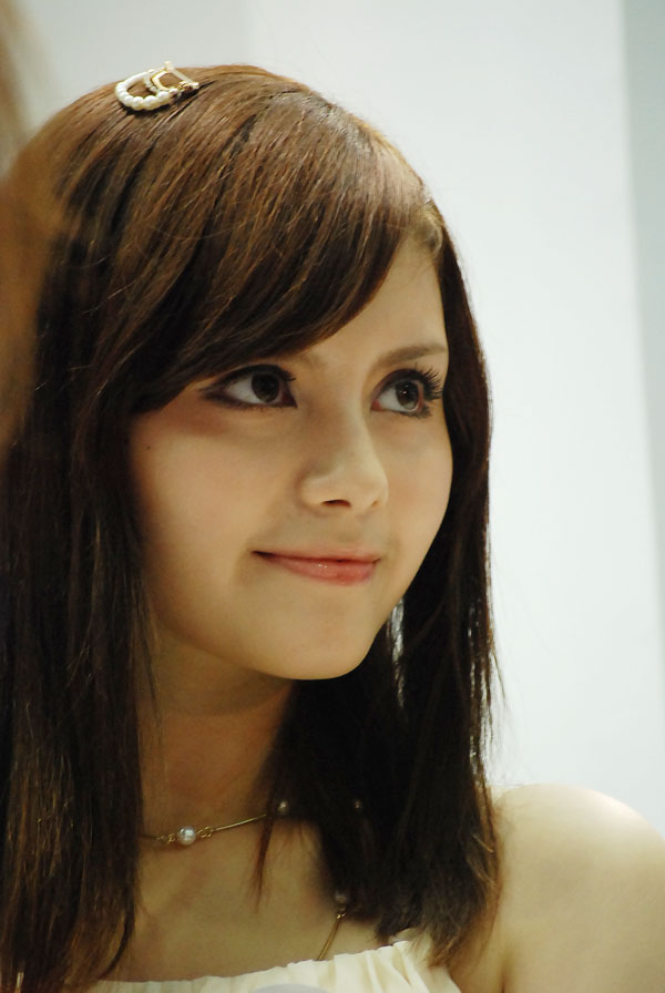 腾讯中意混血典雅美女 你给她打几分